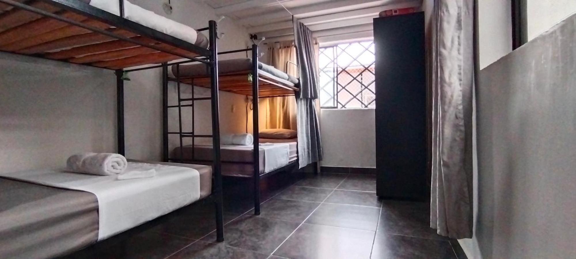 Hostel Metro Floresta Alojamiento Medellín Exteriér fotografie
