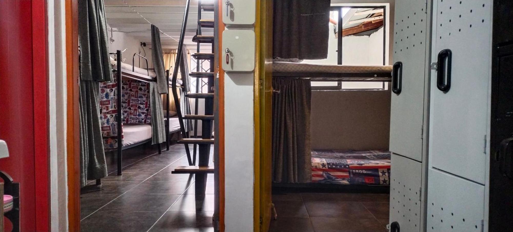 Hostel Metro Floresta Alojamiento Medellín Exteriér fotografie